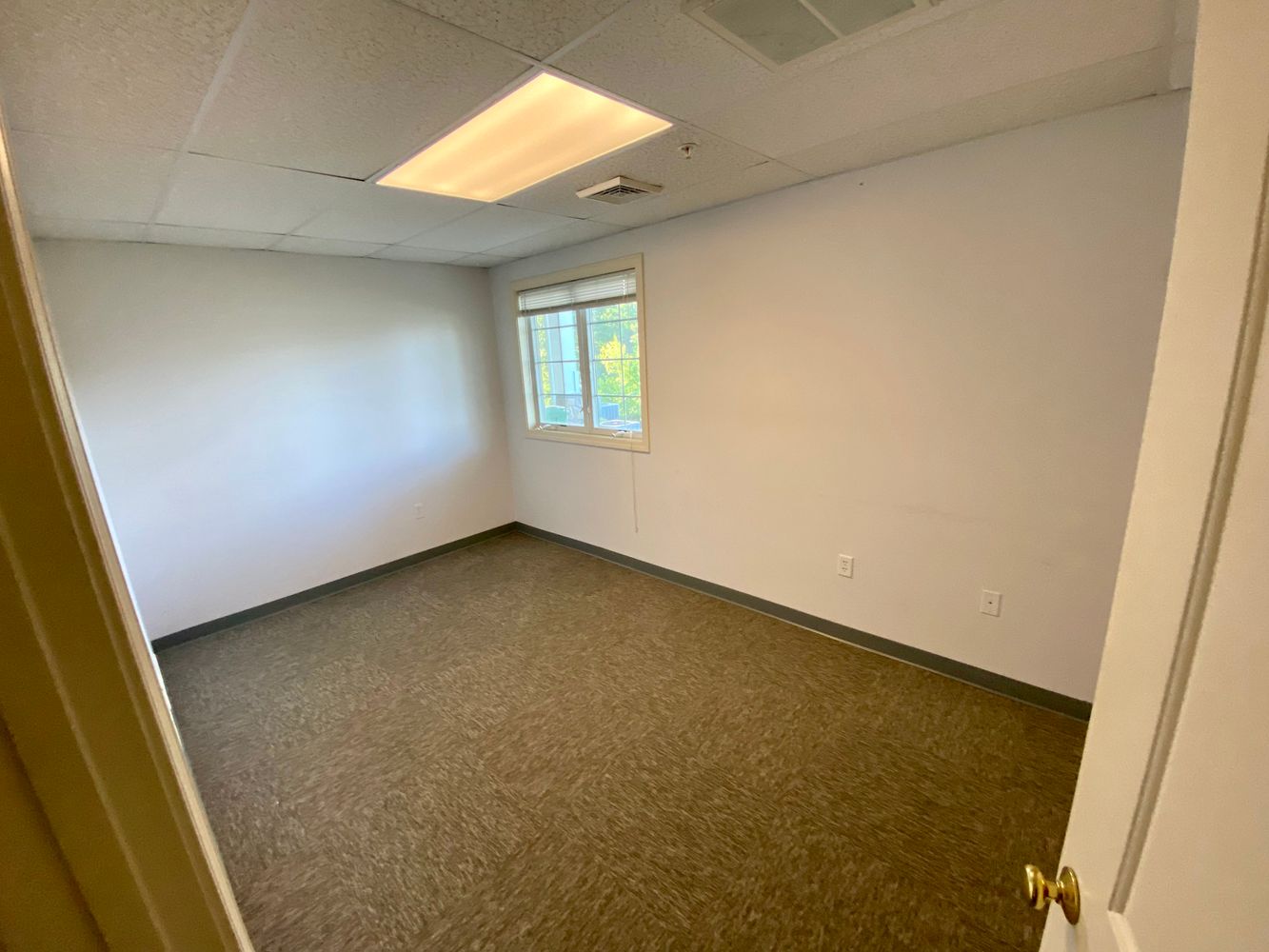 19 Bridge St, Kittery, ME 03904